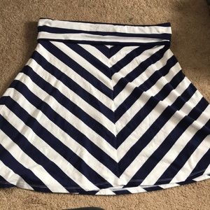 Old navy skirt navy blue and white size size XL